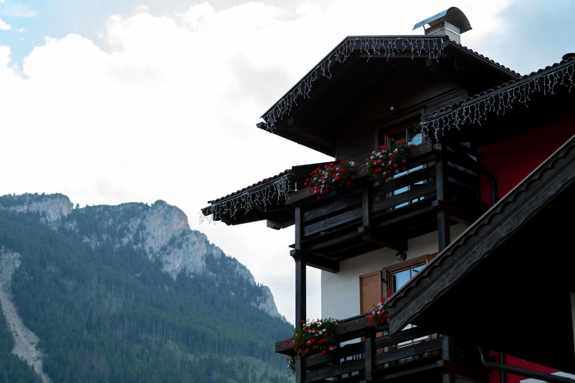 Romantic Charming Hotel Rancolin Moena Exterior photo