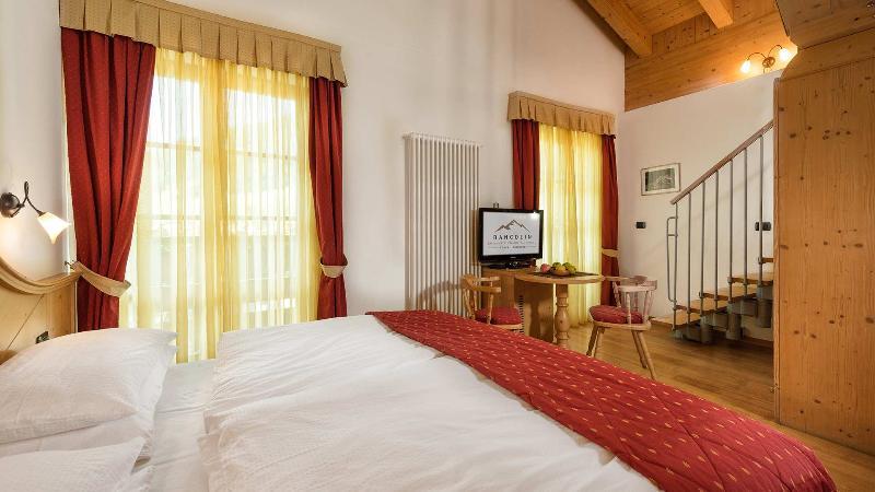 Romantic Charming Hotel Rancolin Moena Exterior photo