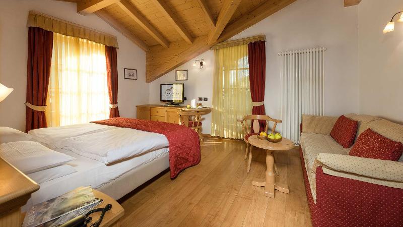 Romantic Charming Hotel Rancolin Moena Exterior photo
